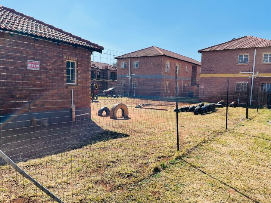2 Bedroom Property for Sale in Waterval East North West